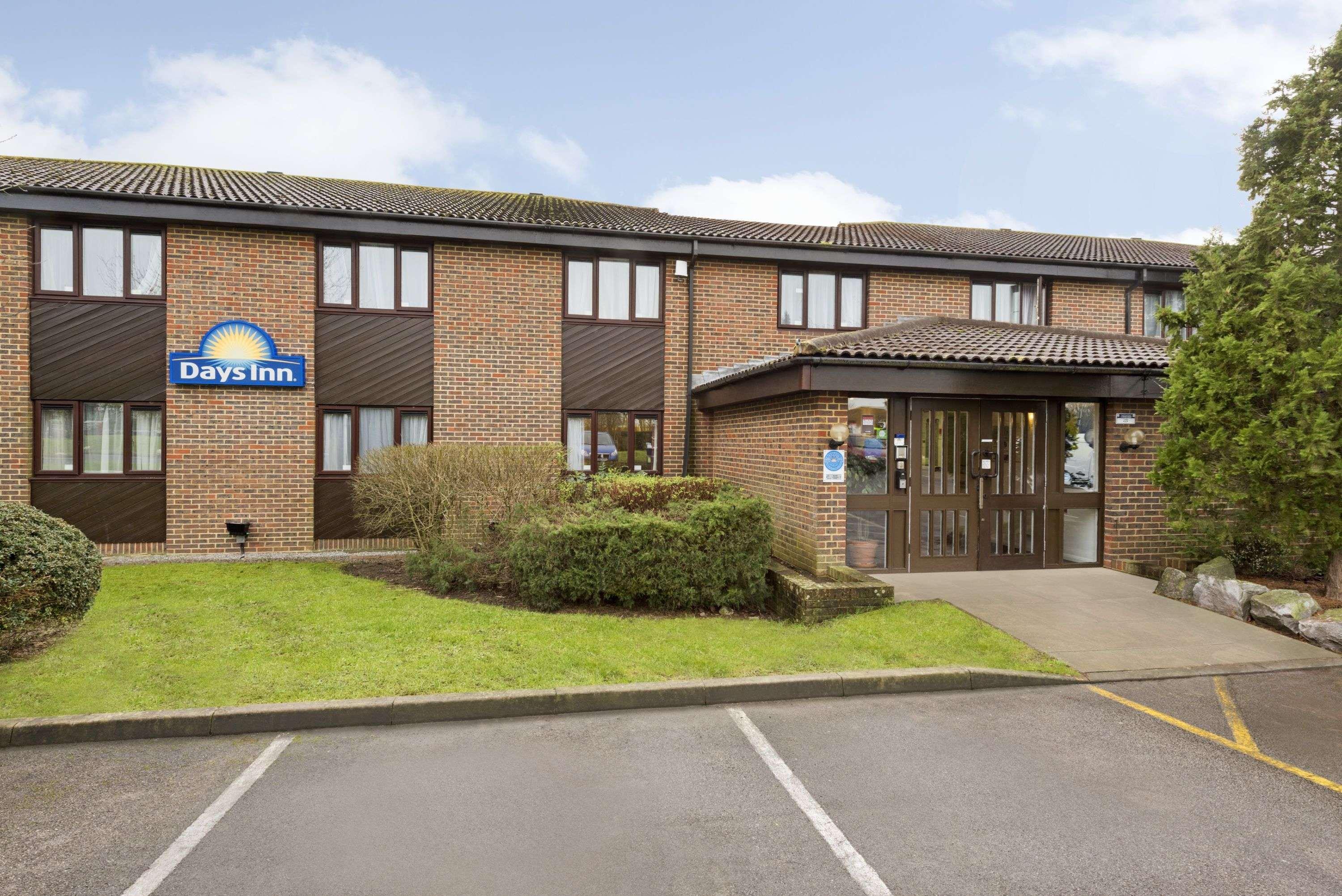 Days Inn Hotel Sedgemoor Rooks Bridge Exterior photo